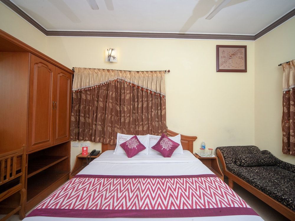 OYO 75752 Nstar Heritage Double or Twin Room 9