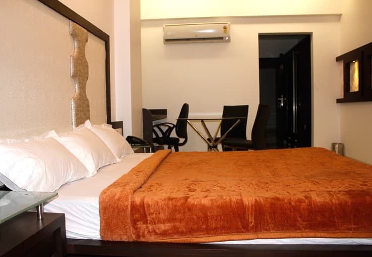 undefined Hotel Paradise 3