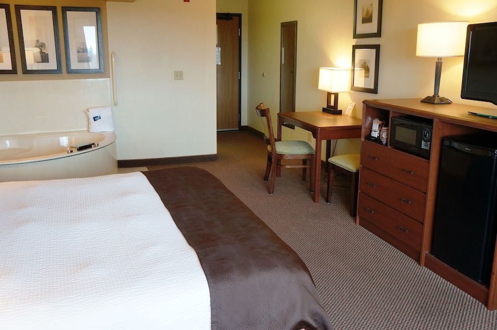 Suite, 1 King Bed, Non Smoking (Second Floor)