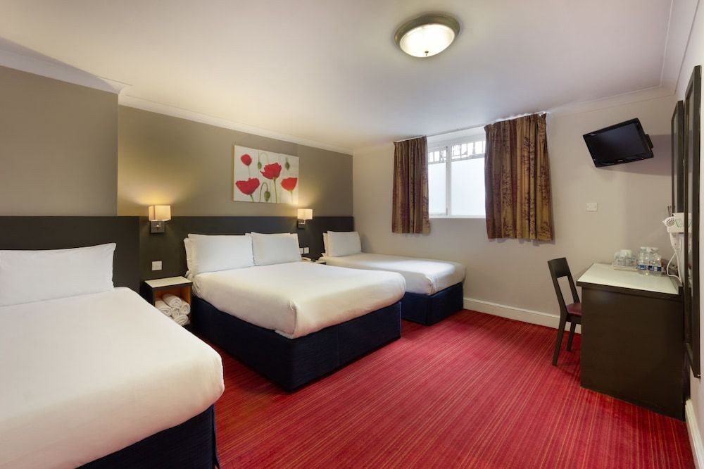 Comfort Inn London - Westminster Family Room 5