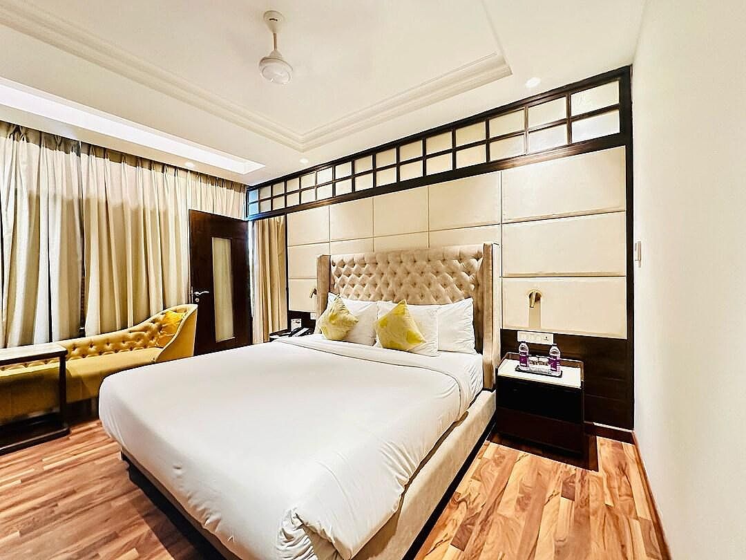 Suite with Work Desk
