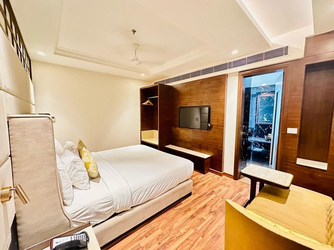 Maryland Group Hotel Executive Room 3