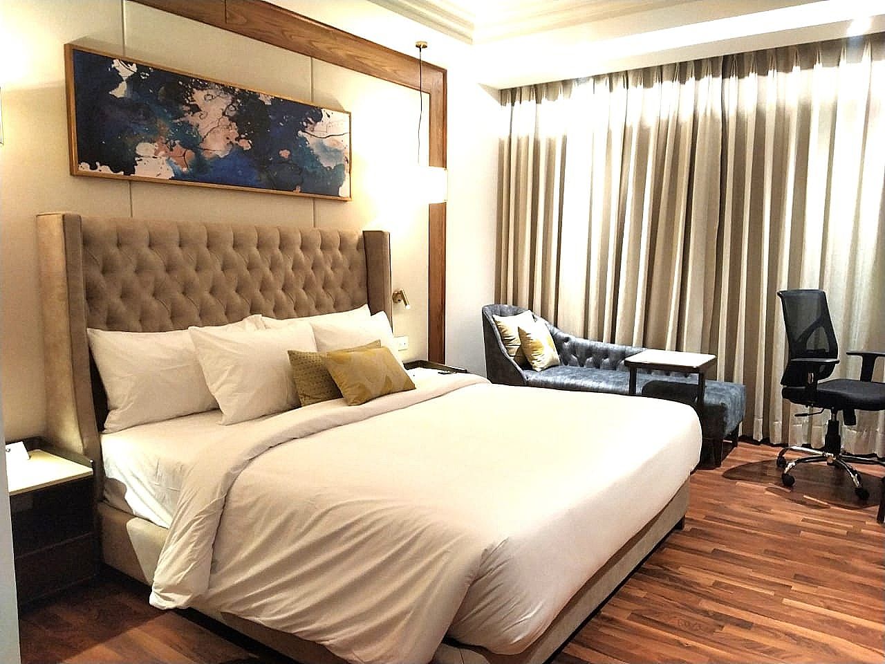 Maryland Group Hotel Executive Room 2