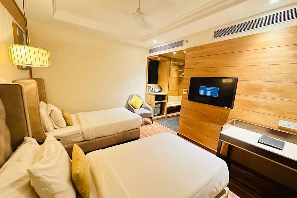 Maryland Group Hotel Executive Twin Bed Room 2