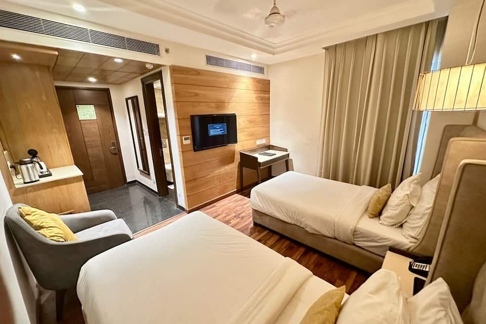 Maryland Group Hotel Executive Twin Bed Room