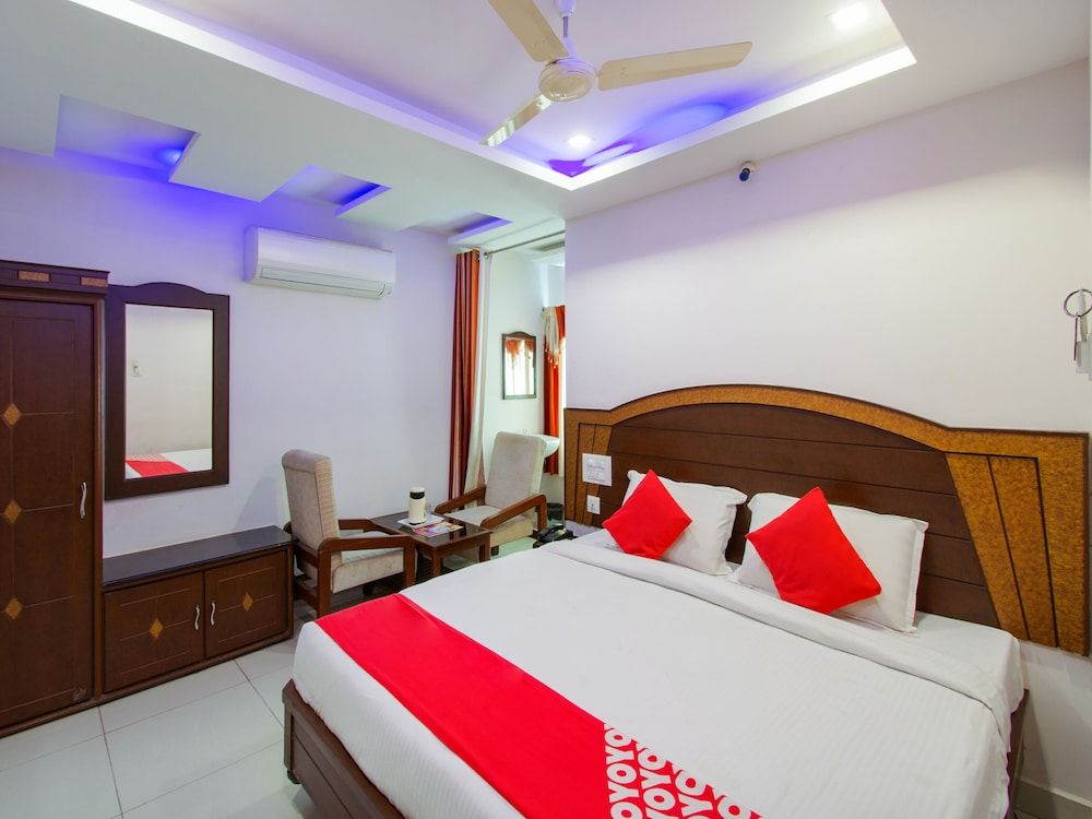 OYO 15936 Hotel Gnr Residency Double or Twin Room 6