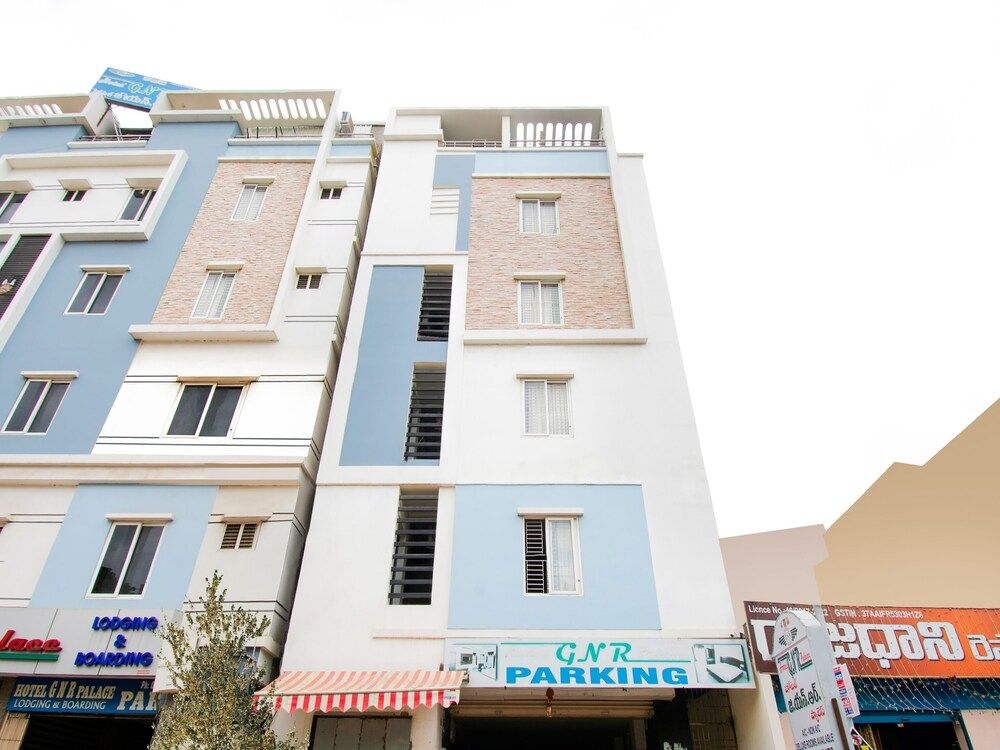 OYO 15936 Hotel Gnr Residency