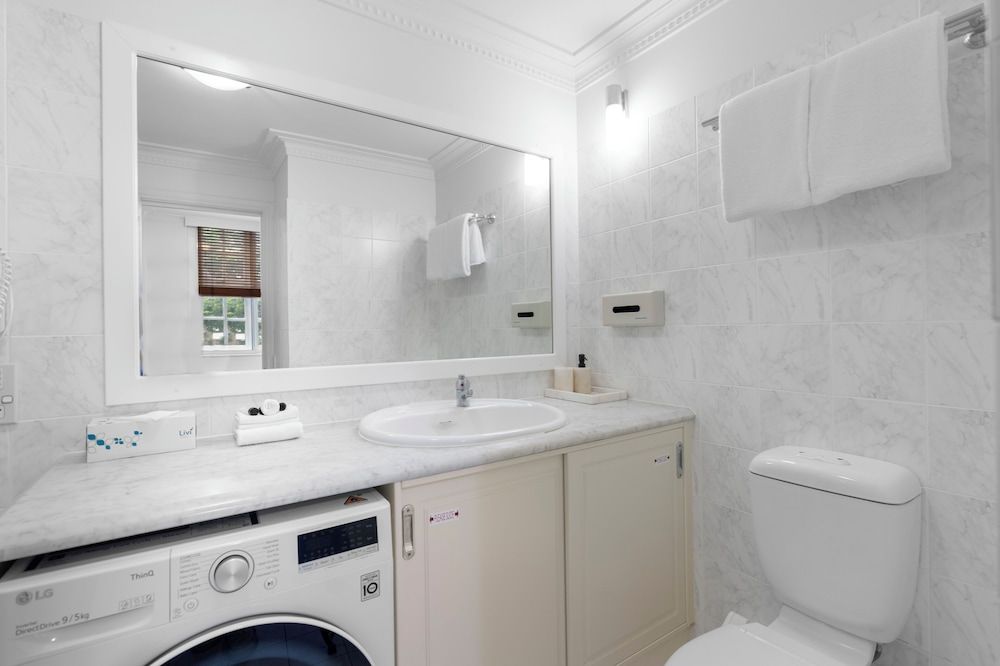 Rothbury Hotel Superior One Bedroom Apartment 9