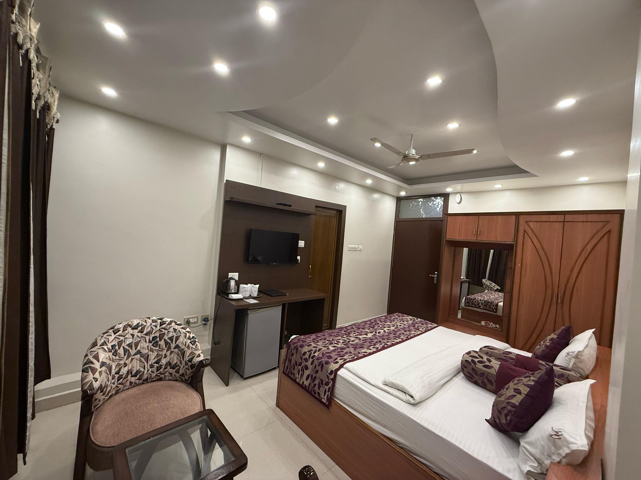 Hotel Valentines SUPER Deluxe