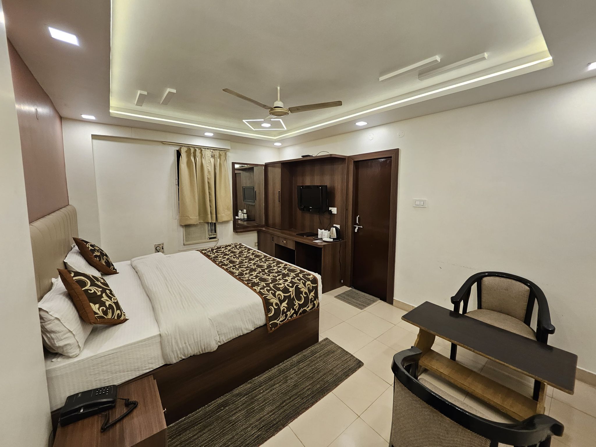 Semi Super Deluxe Room