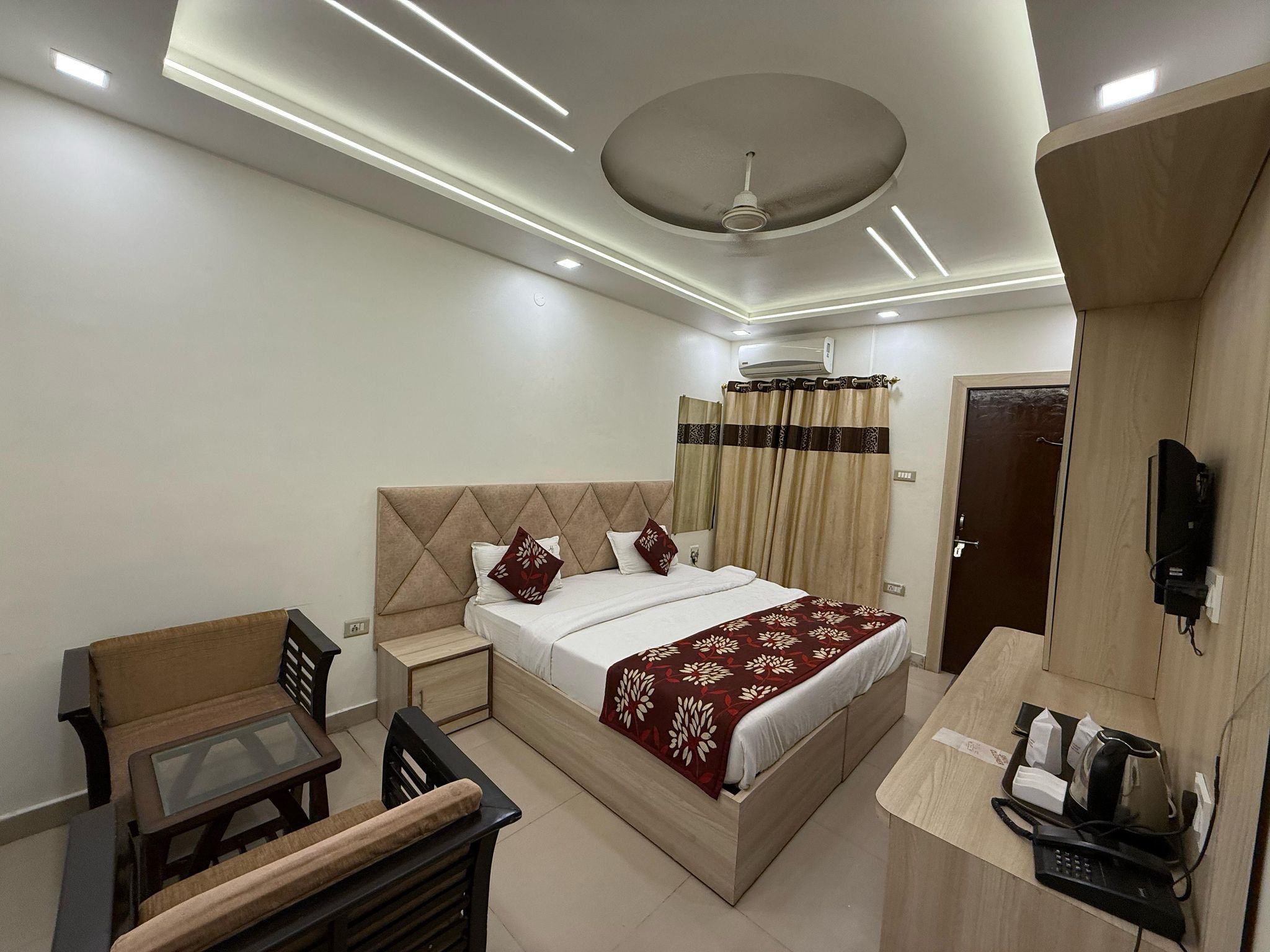 undefined Hotel Valentines 7