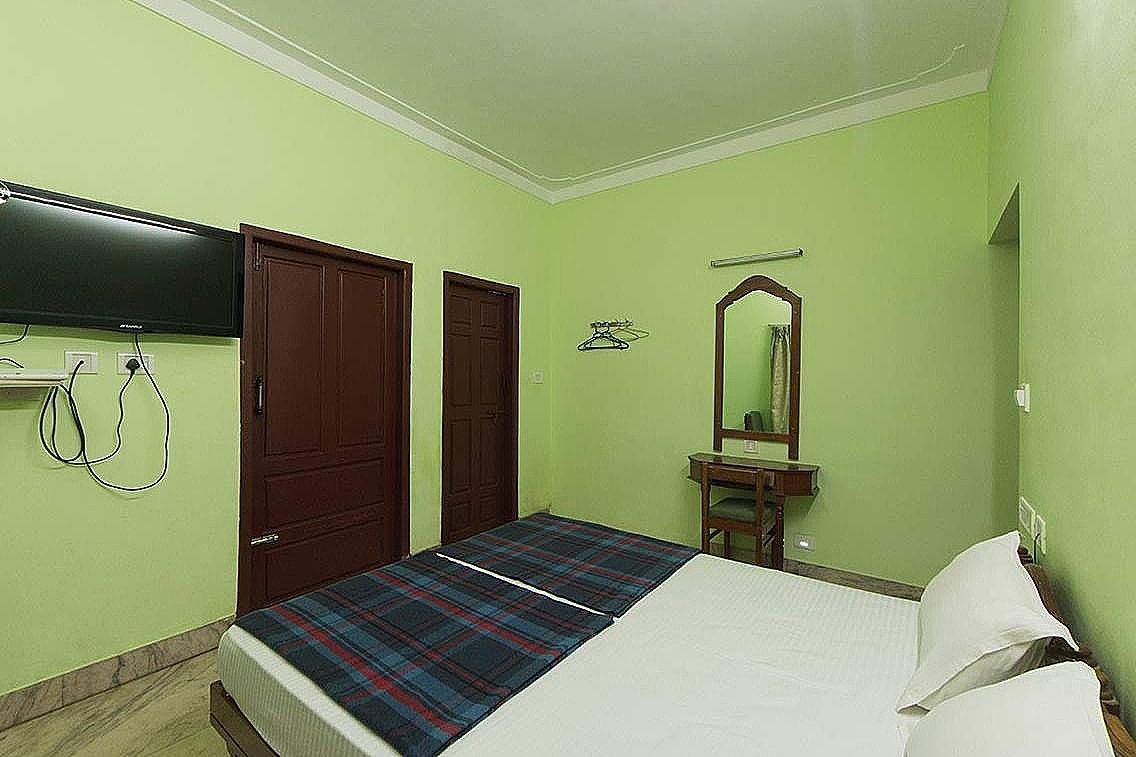 Dhanyasree Deluxe Room 14