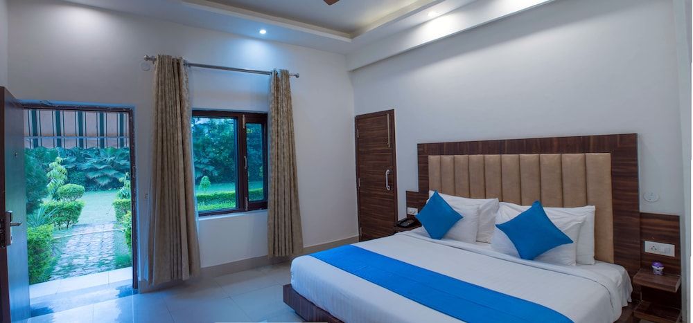 Winsome Resort & Spa Family Room, 1 King Bed, Garden View