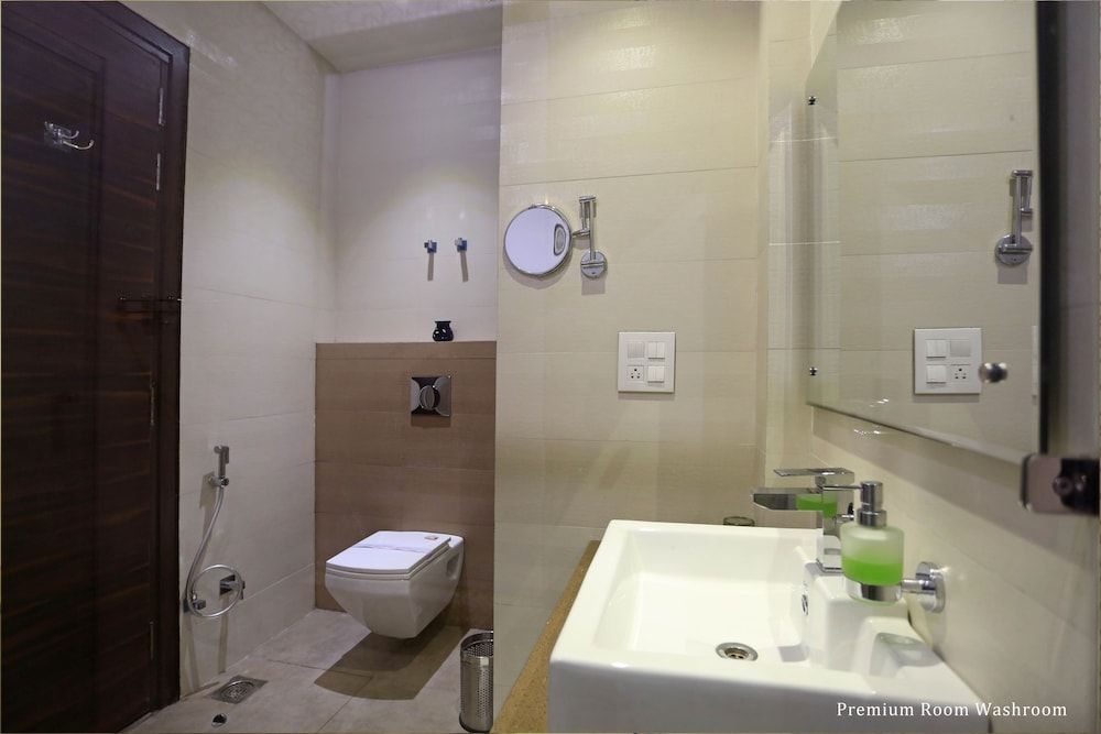 Winsome Resort & Spa Premium Room, Non Smoking 10