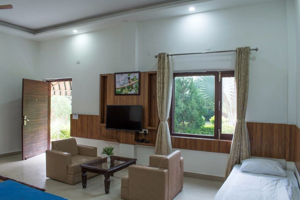 Winsome Resort & Spa Family Room, 1 King Bed, Garden View 6