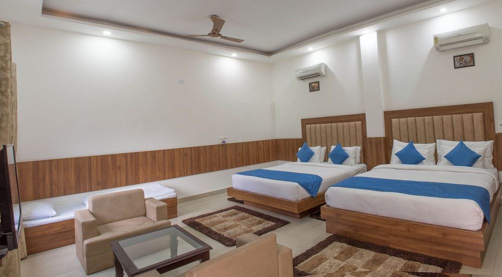 Winsome Resort & Spa Family Room, 1 King Bed, Garden View 3