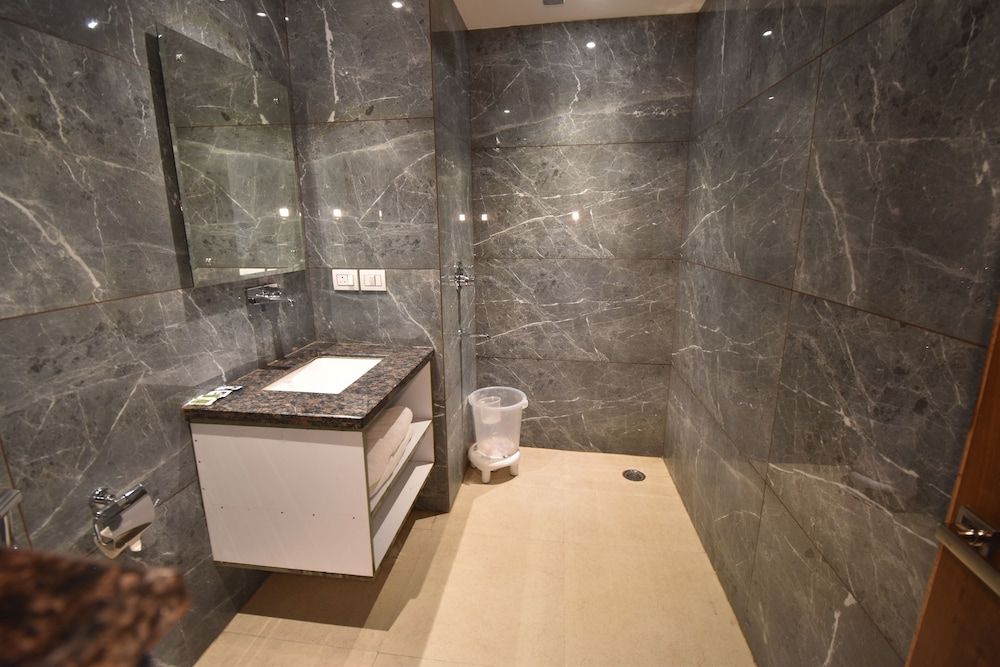 Hotel Vaishno Devi Heights Executive Room 16