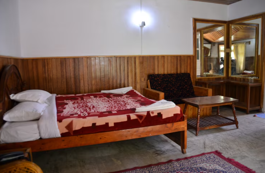 Lilly's Valley Resort Deluxe Room 2