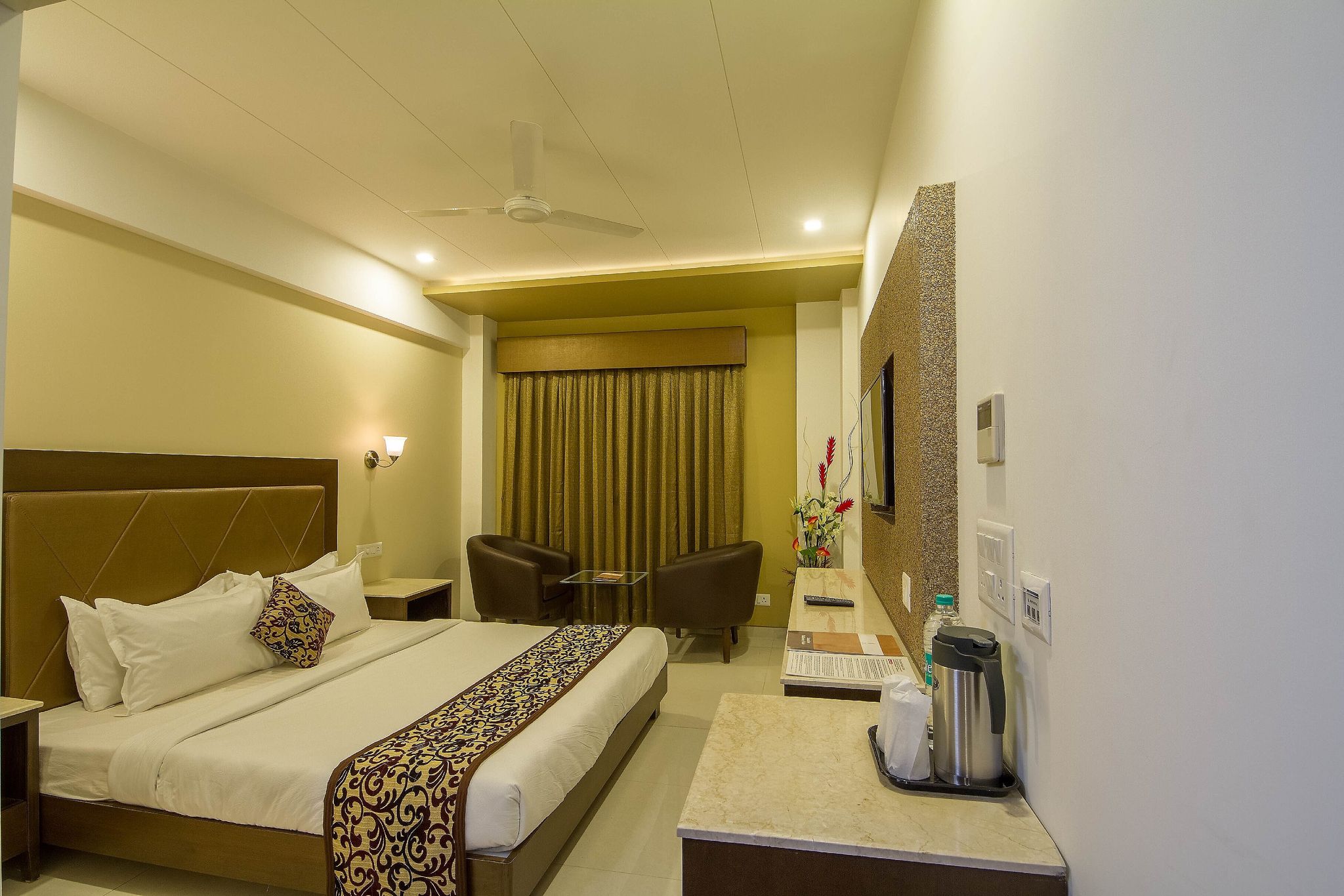 Honeymoon Suite Room