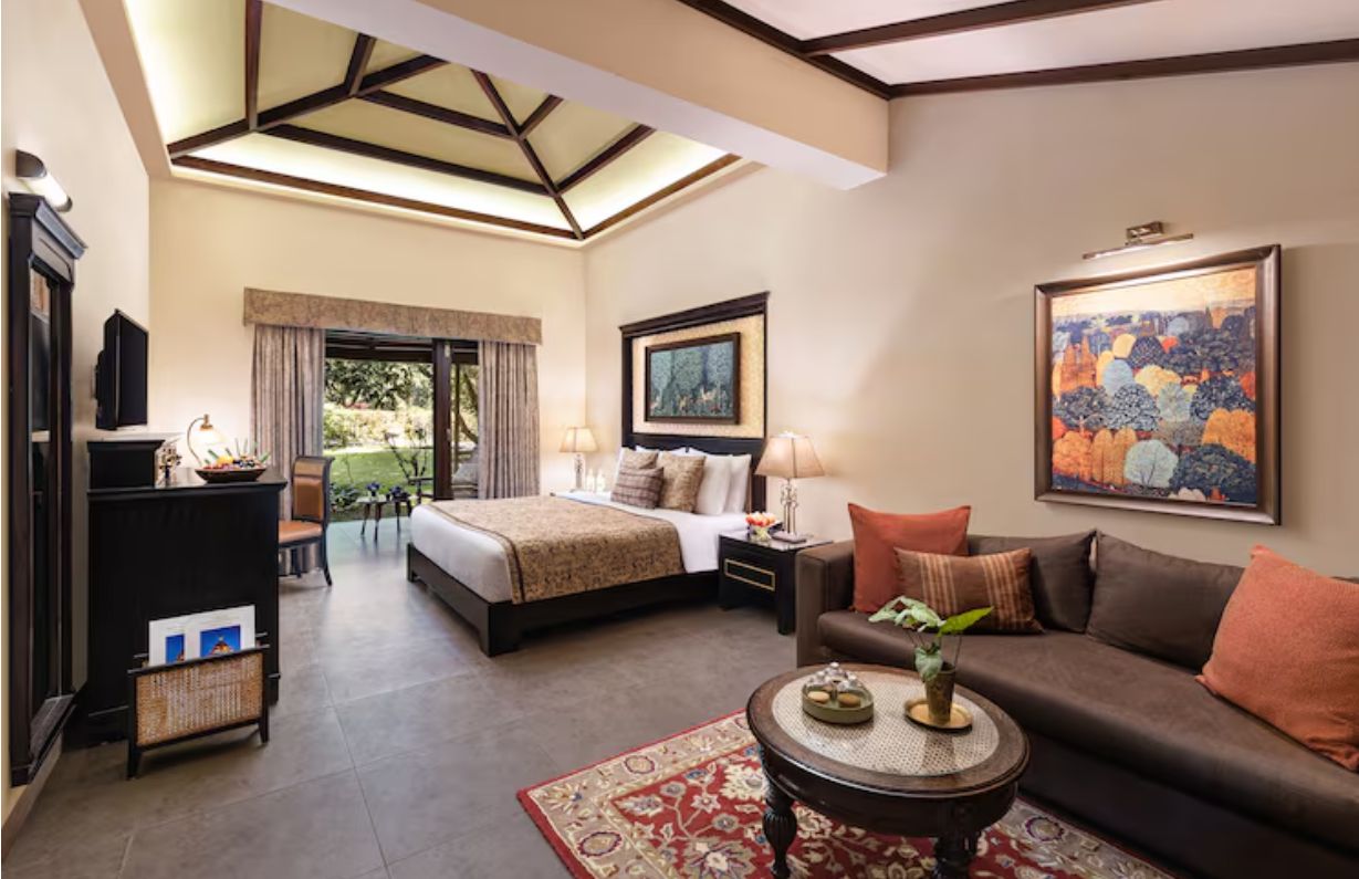 Deluxe Cottage with 1 King Bed and Garden View