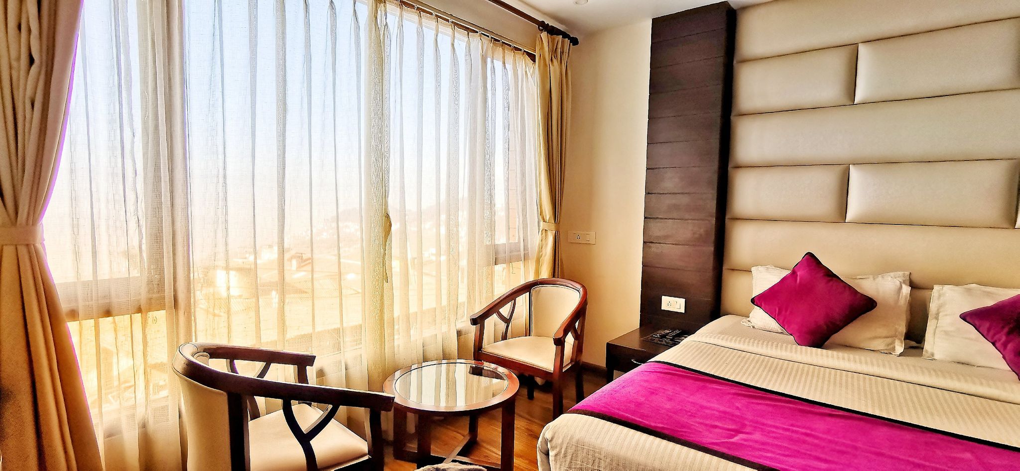 JAIN GROUP HOTEL PINK MOUNTAIN (5 min walking from Mall Road ) Signature room 2