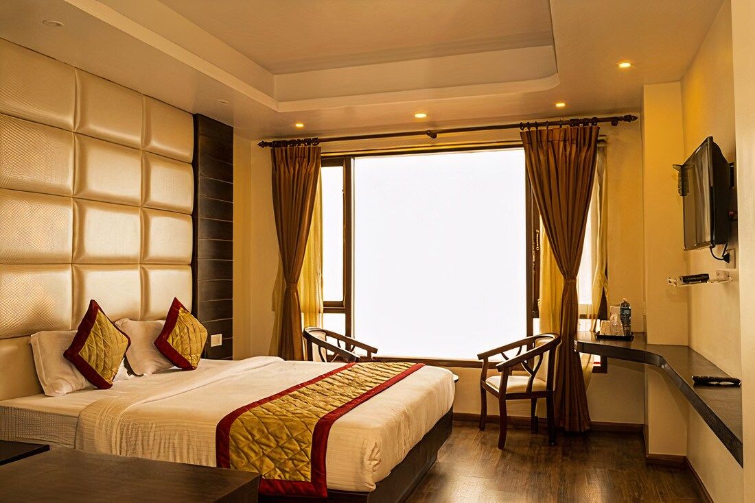 JAIN GROUP HOTEL PINK MOUNTAIN (5 min walking from Mall Road ) Signature room 4