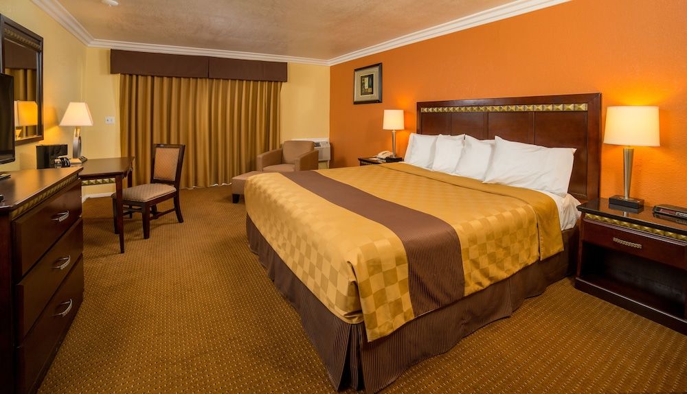 Room, 1 King Bed, Accessible, Non Smoking