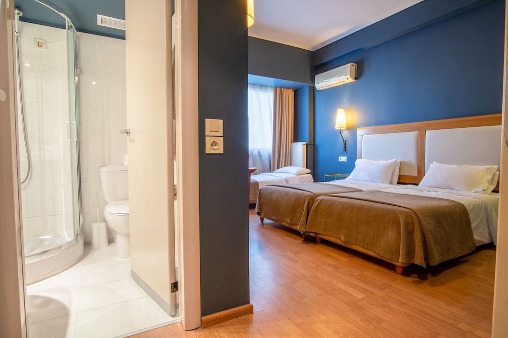 Hotel Olympic Standard Triple Room