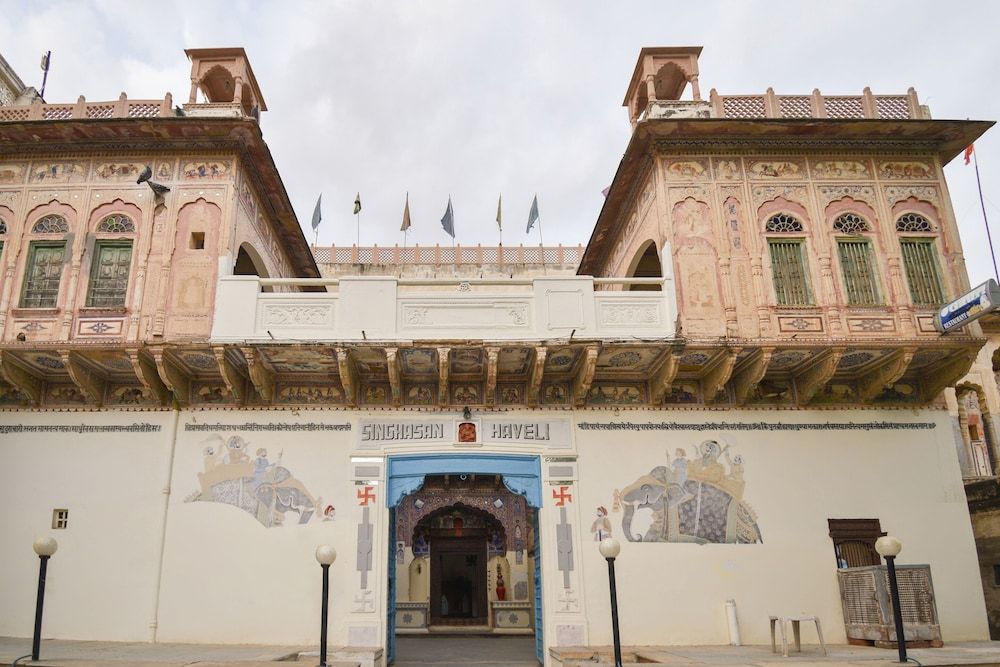 undefined OYO 46031  Singhasan Haveli 2
