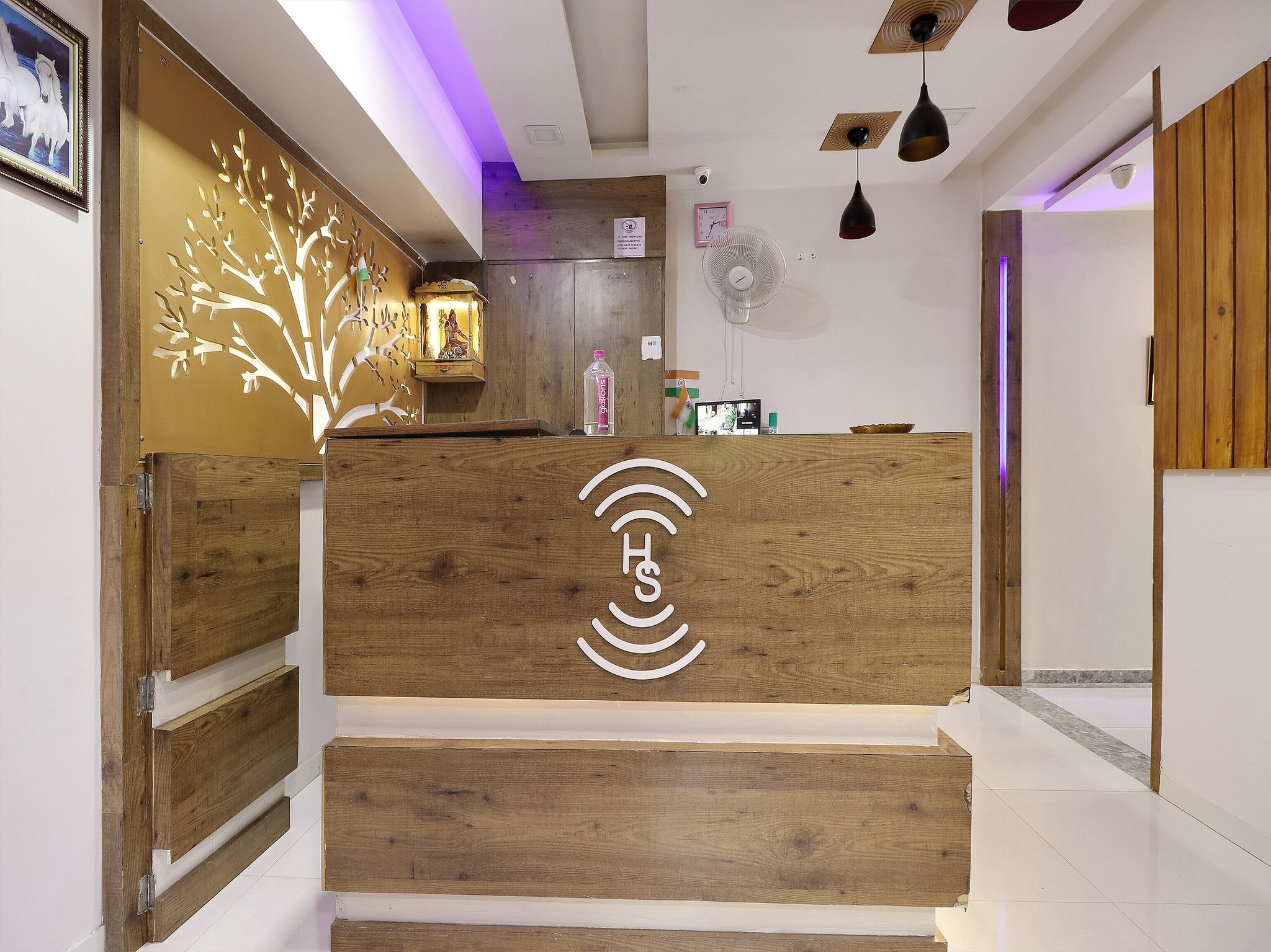 undefined Hotel Satellite Inn 2