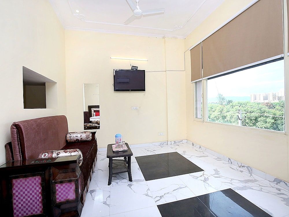 OYO 16695 Hotel Sun View Double or Twin Room 15