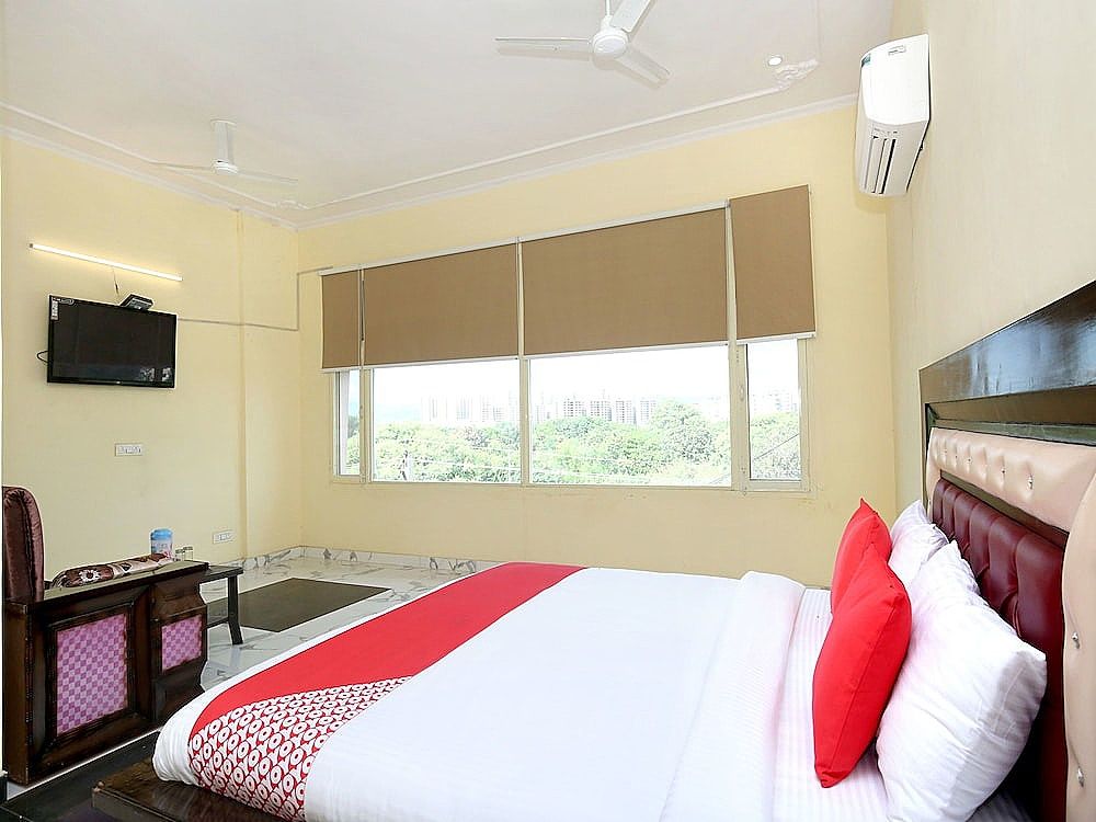 undefined OYO 16695 Hotel Sun View 10