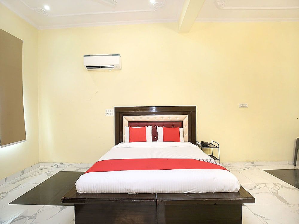 undefined OYO 16695 Hotel Sun View 3