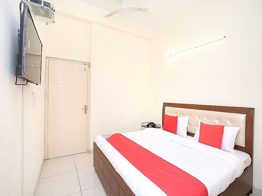 undefined OYO 16695 Hotel Sun View 4