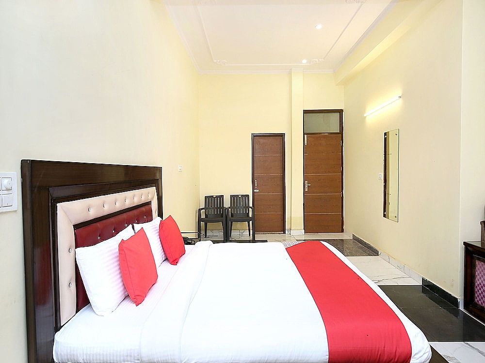 undefined OYO 16695 Hotel Sun View 6