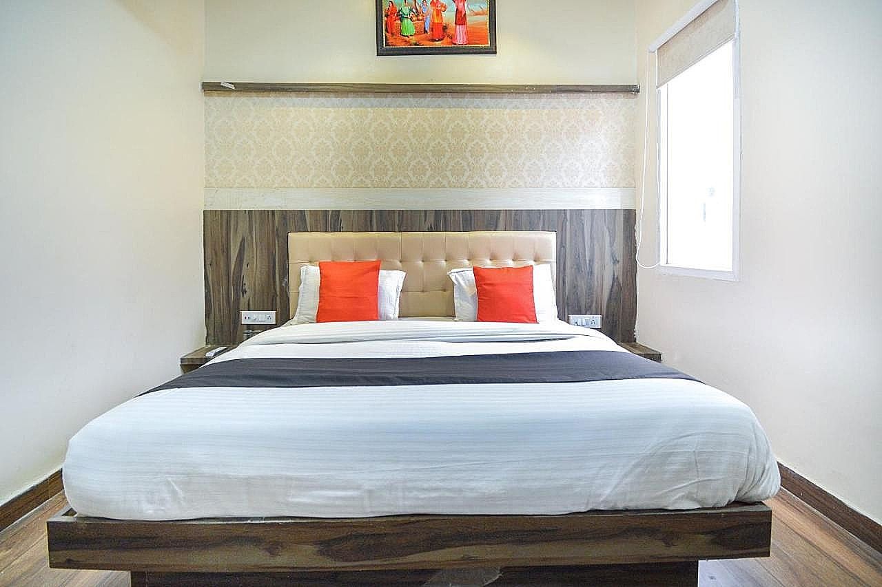 undefined Capital O 69624 Hotel Moments Inn 8