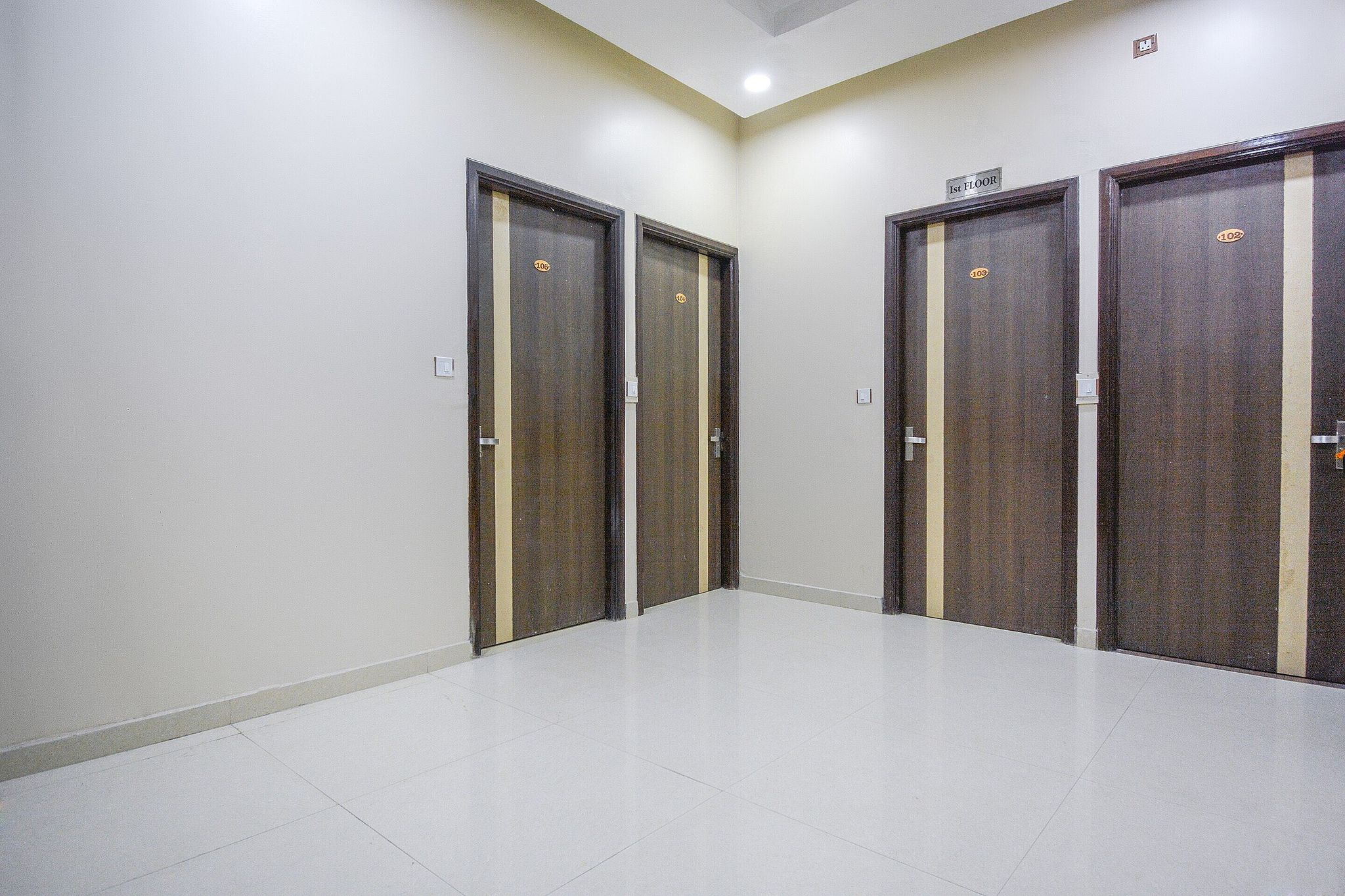 undefined Capital O 69624 Hotel Moments Inn 3