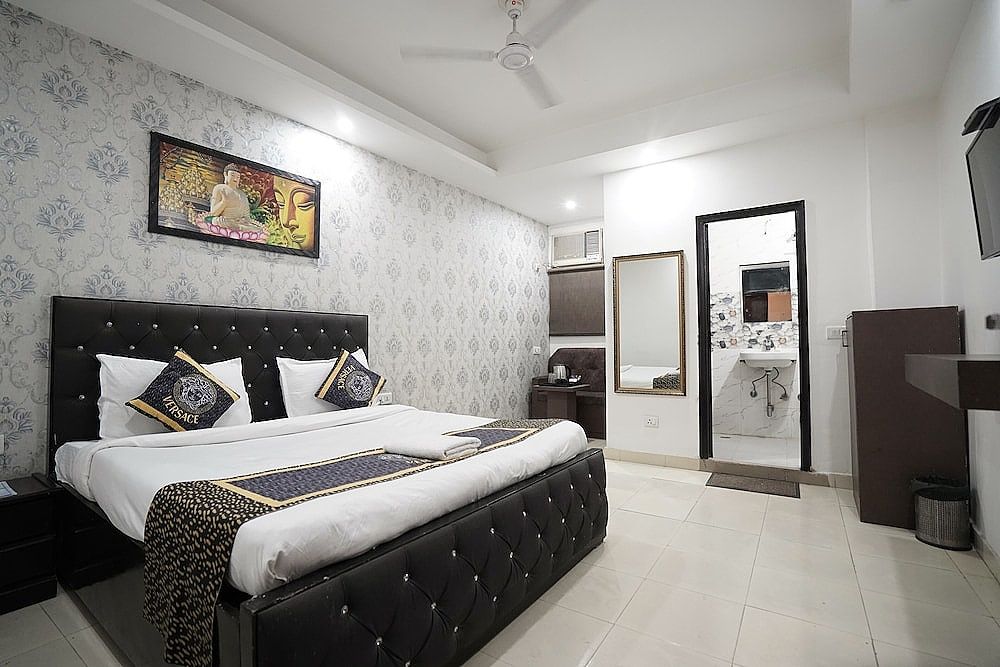 Kelvish Hotel Premium Double Room 9