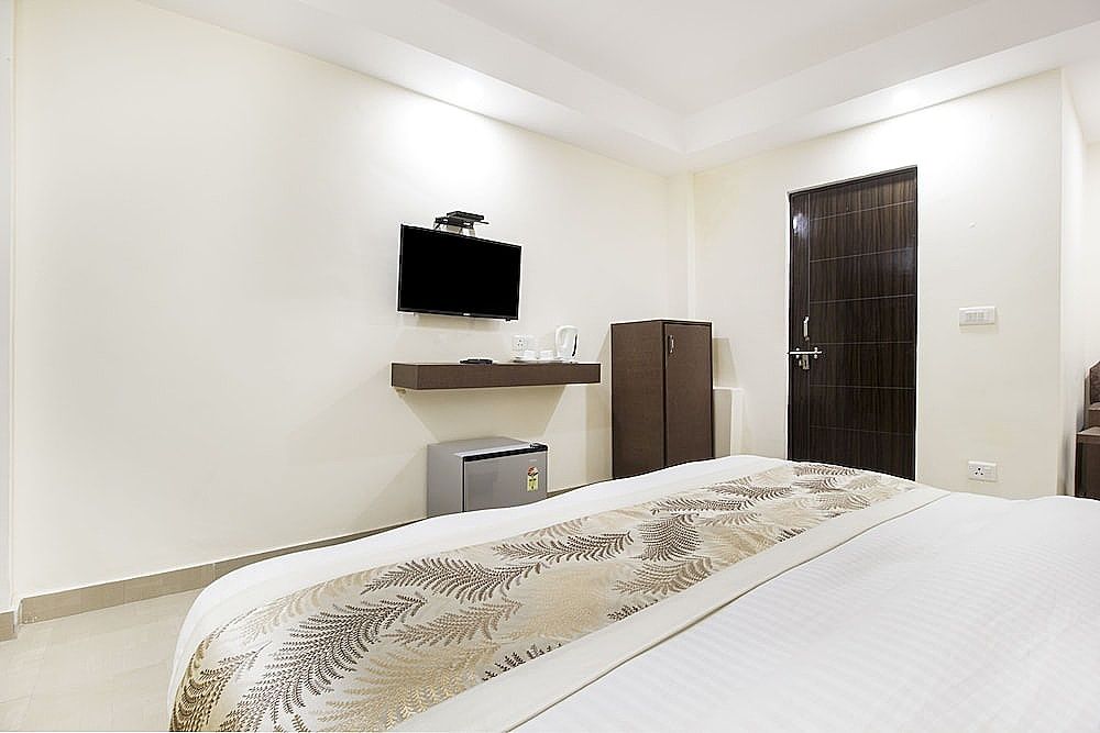 Kelvish Hotel Premium Double Room 11