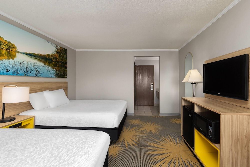 Room, 2 Queen Beds, Smoking