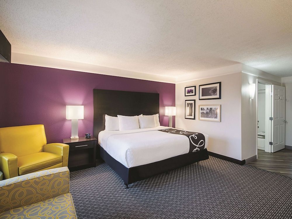 undefined La Quinta Inn & Suites by Wyndham Austin Round Rock 10