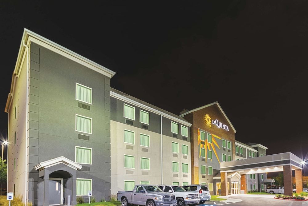 undefined La Quinta Inn & Suites by Wyndham Austin Round Rock 7