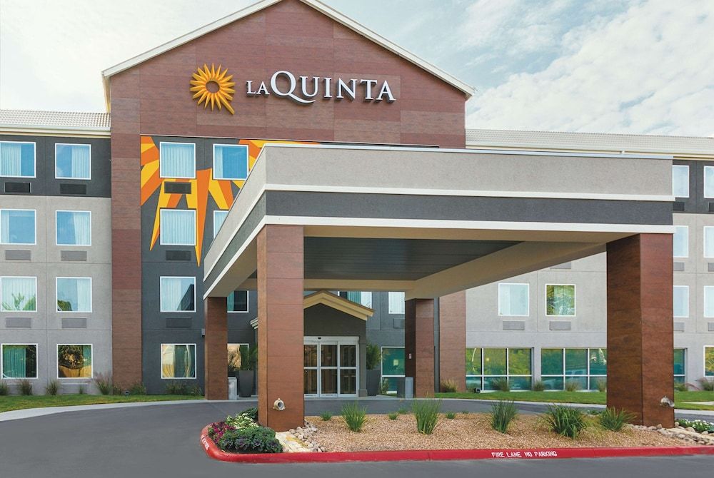 undefined La Quinta Inn & Suites by Wyndham Austin Round Rock 6