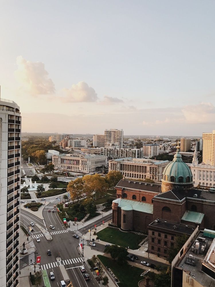The Windsor Suites Studio Suite, 1 King Bed 3