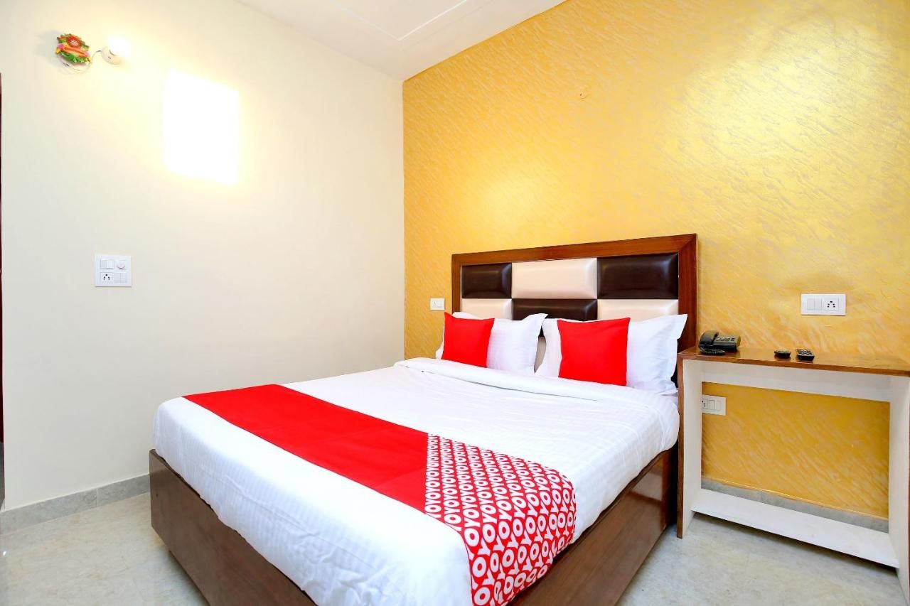 undefined OYO Flagship 40307 Mohali Blue 9
