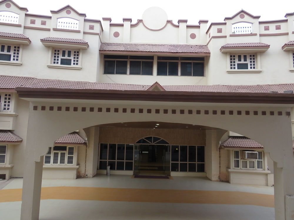 undefined Dariyalal Hotel 2