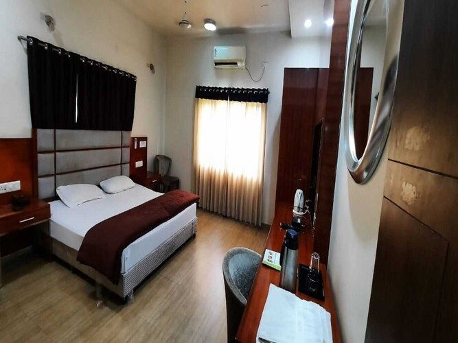 VIPs Club delux big room