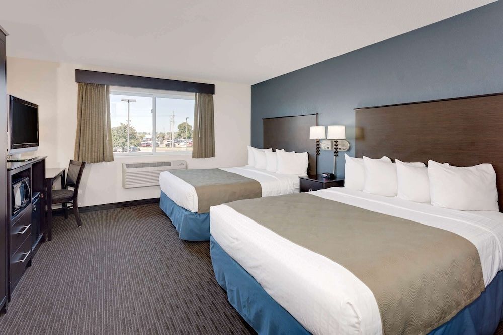 Room, 2 Queen Beds, Non Smoking