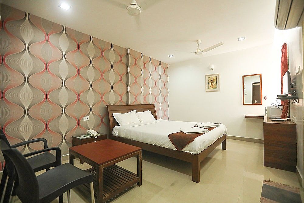 ULO Aravindar Residency Deluxe Single Room 3