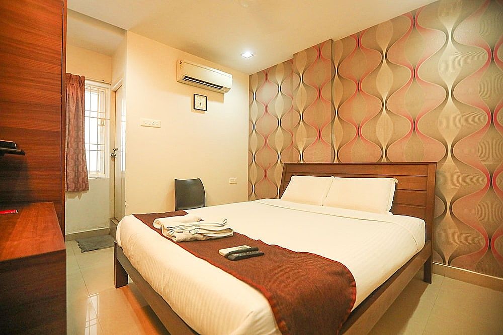 ULO Aravindar Residency Deluxe Double Room 5